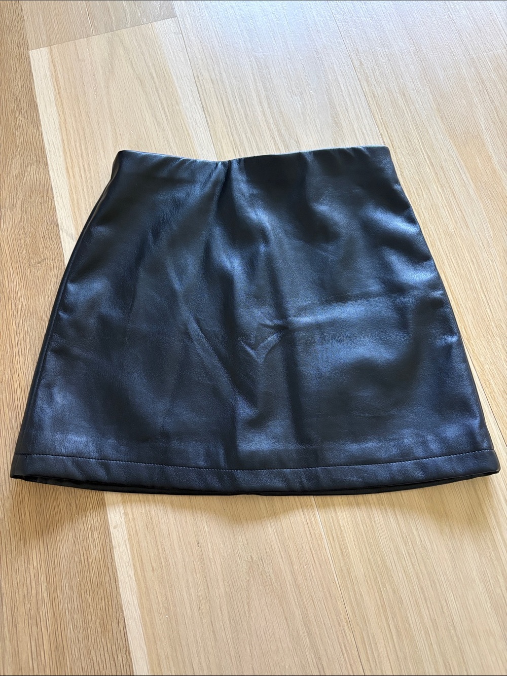 Katiej nycClassic Black Faux Leather A-Line Mini Skirt girls size large